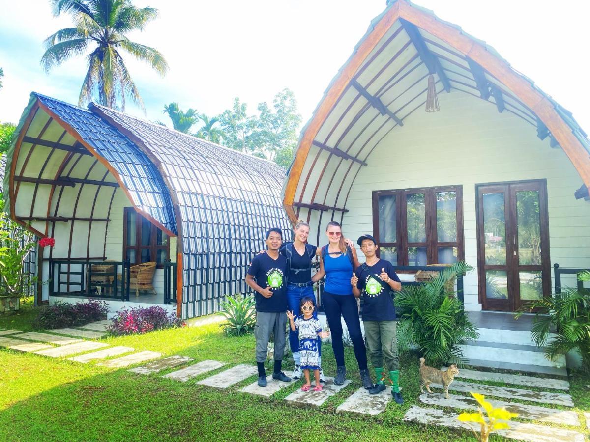 Gino'S Place - Guest House & Jungle Trekking Bukit Lawang Exteriör bild