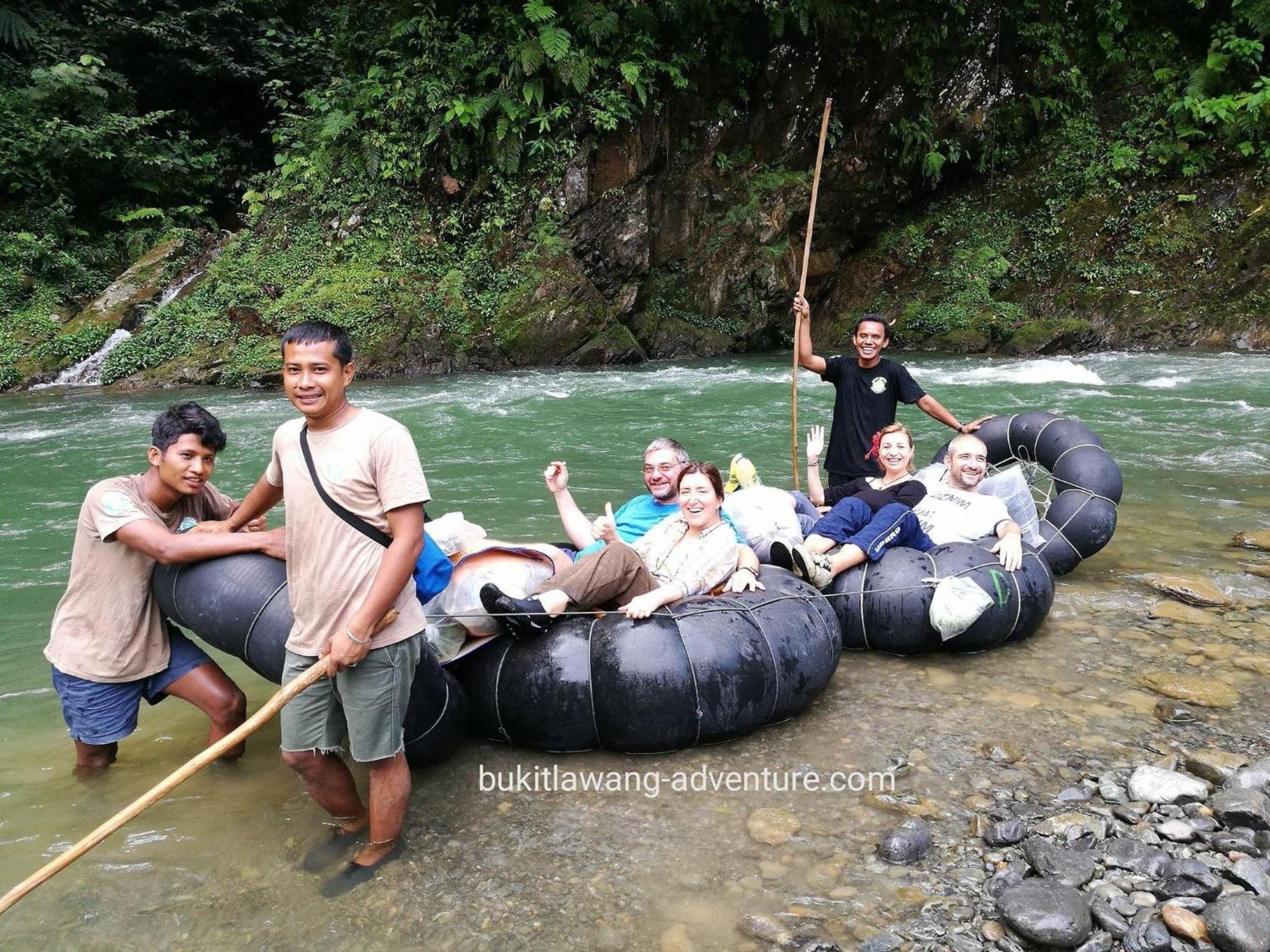 Gino'S Place - Guest House & Jungle Trekking Bukit Lawang Exteriör bild