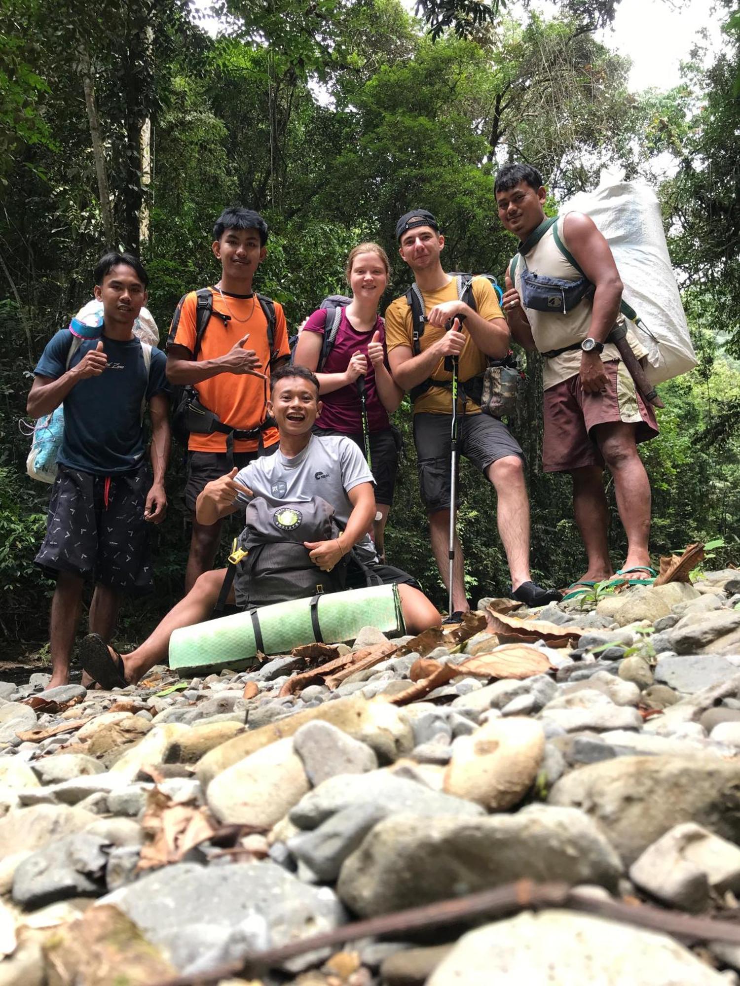 Gino'S Place - Guest House & Jungle Trekking Bukit Lawang Exteriör bild