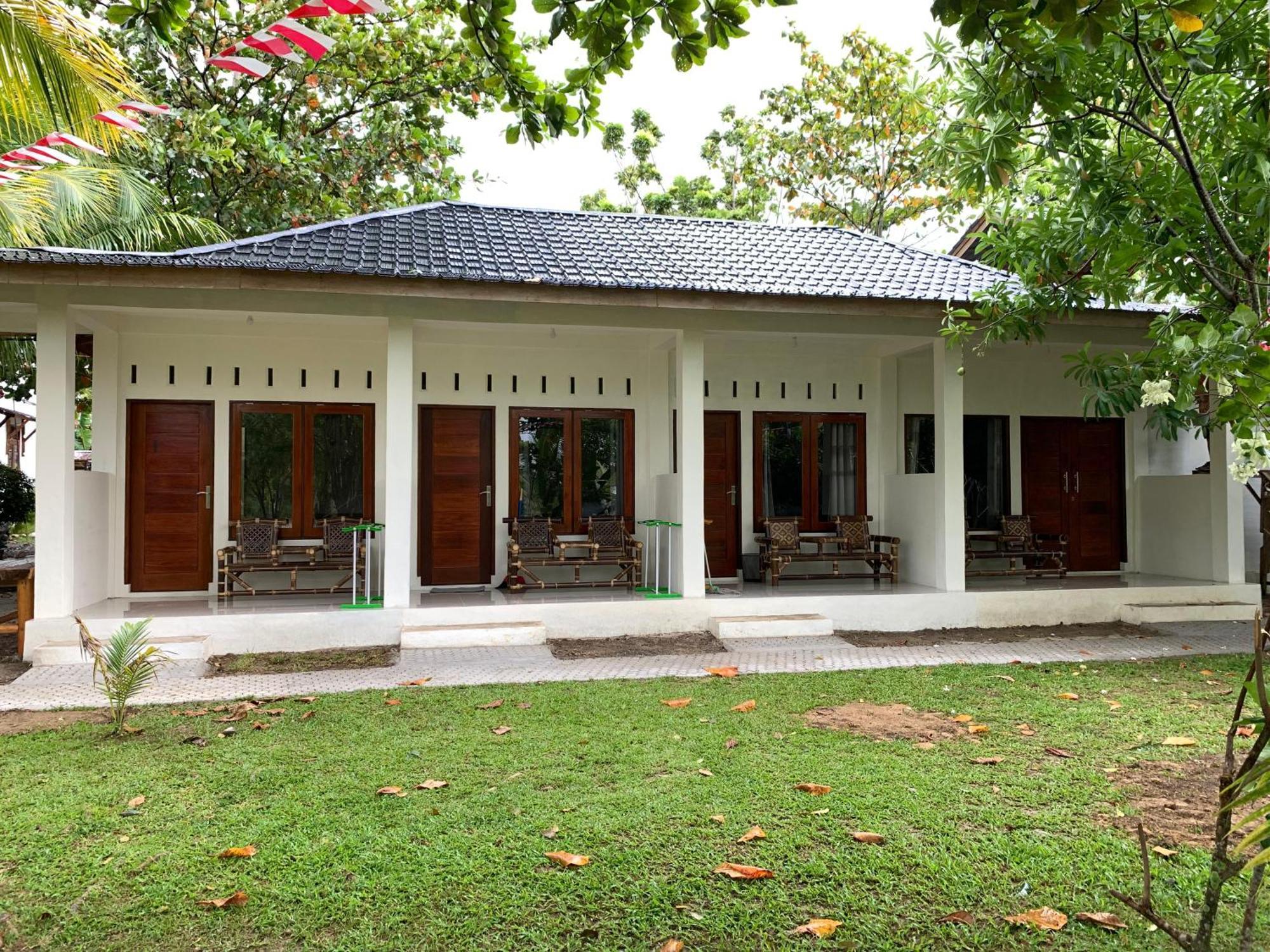 Gino'S Place - Guest House & Jungle Trekking Bukit Lawang Exteriör bild